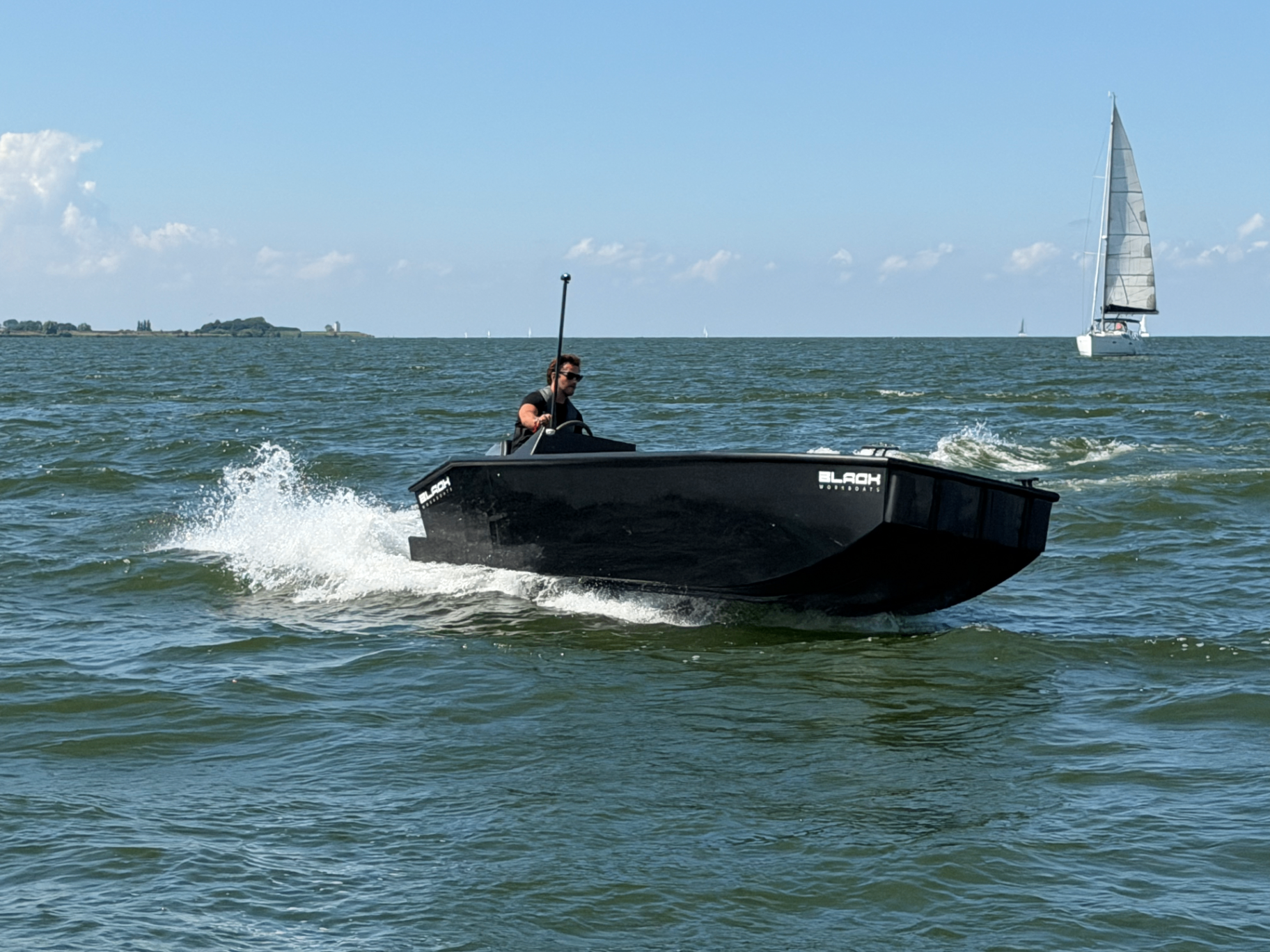 BJ 550 on water
